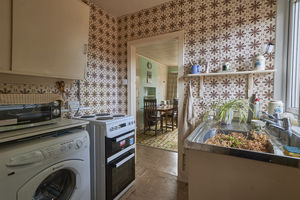 Kitchen- click for photo gallery